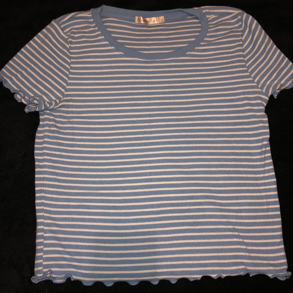blue strip shirt